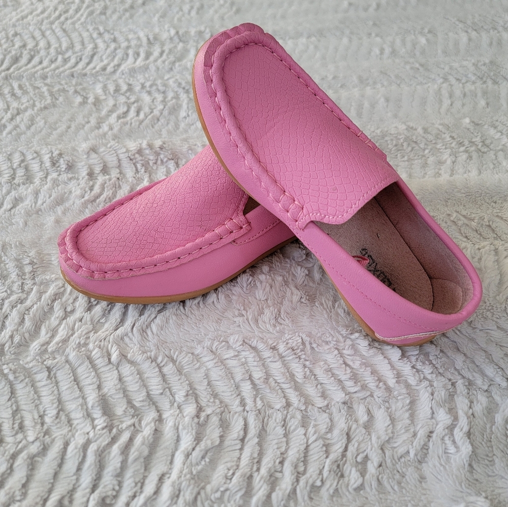 Boys Sz 2 snazzy pink loafers. Worn once.
